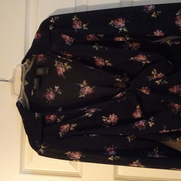 Blouse - Picture 2 of 3